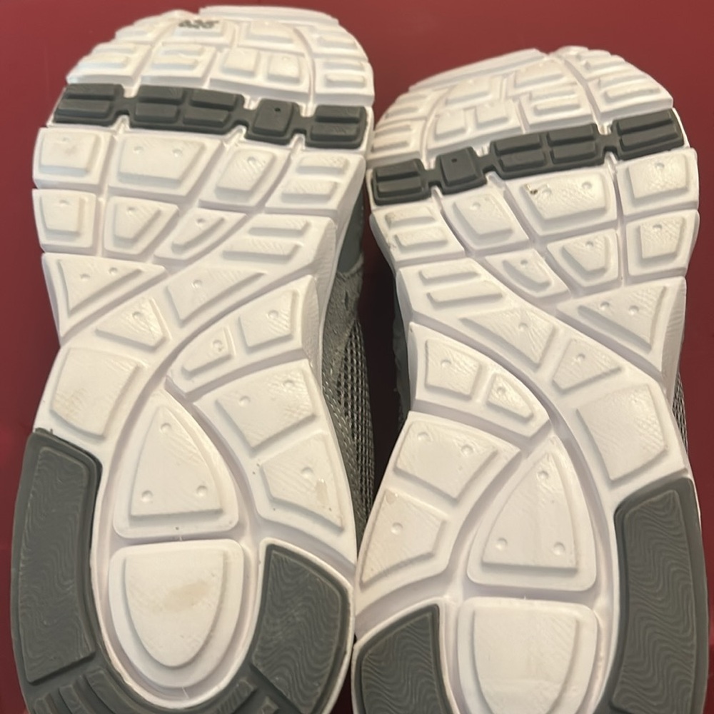 Brand new Dr. Scholls! - Picture 2 of 5